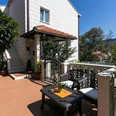 Marina - One Bedroom Daire *